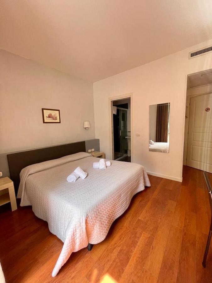 Elle Cavour Guest House Róma Kültér fotó