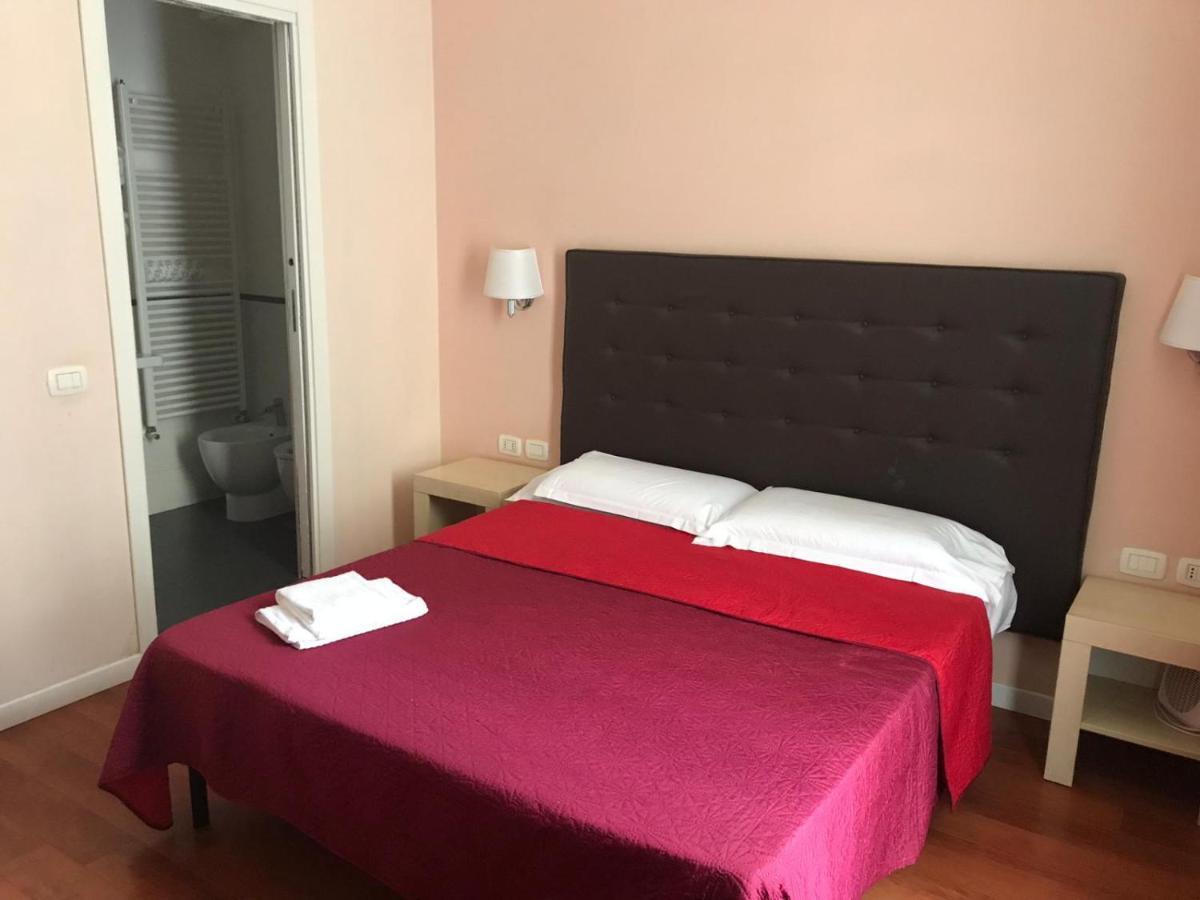 Elle Cavour Guest House Róma Kültér fotó