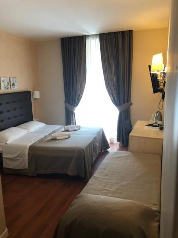 Elle Cavour Guest House Róma Kültér fotó